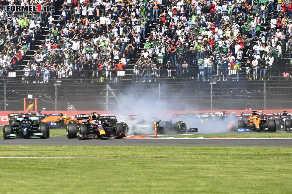 Foto zur News: Valtteri Bottas (4): Hier gibt es unterschiedliche Meinungen in der Redaktion. Einige empfinden die 4 angesichts des starken Qualis als zu hart. Fakt ist aber, dass er den Start aus Mercedes-Sicht komplett versemmelt und so Verstappen die Führung ermöglicht hat. Auch danach kein gutes Rennen und bis zum Ende hinter Ricciardo festgesteckt.