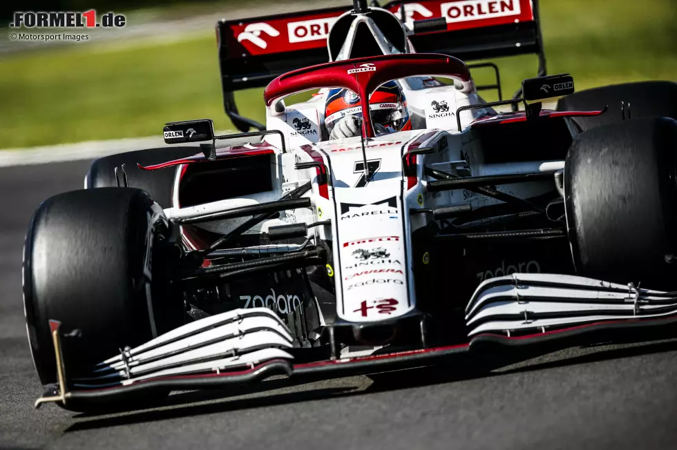 Foto zur News: Kimi Räikkönen (2): Im Qualifying schneller als der Teamkollege, im Rennen aus dem Startchaos herausgehalten und mit einer fehlerfreien Vorstellung einen wichtigen achten Platz für Alfa Romeo geholt. Da sehen wir dann auch über die zwei Verwarnungen am Freitag und Samstag hinweg, weil die sportlich keine Folgen hatten ...