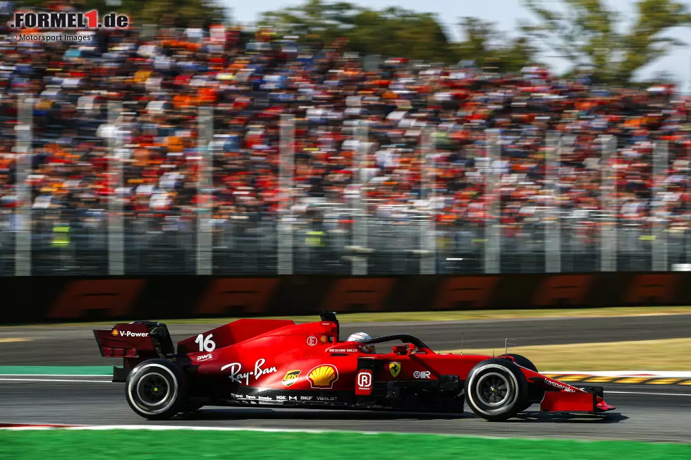 Foto zur News: Charles Leclerc (2): Mit P4 wohl das Maximum für Ferrari beim Heimspiel an diesem Wochenende herausgeholt. Lediglich im Qualifying mit P8 etwas schwächer unterwegs, was allerdings an Problemen mit dem Motor lag. Nicht seine Schuld also. Für eine 1 fehlte uns am Ende allerdings das &quot;gewisse Extra&quot;.