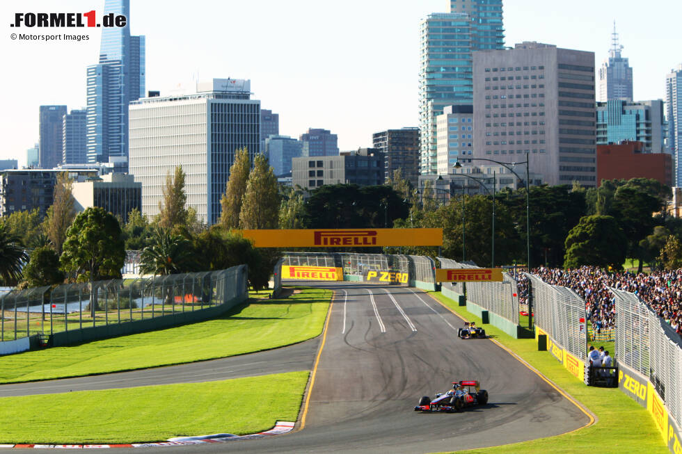 Foto zur News: Melbourne: 2021 wurden große Änderungen am Albert Park Circuit angestoßen. Am auffälligsten dabei ist die Passage um Kurve 9/10 (Bild): Die Rechts-Links-Schikane entfällt zugunsten einer flüssigen Rechts-Links-Passage. Zusätzlich wurden weitere Kurven verbreitert. Das soll die Strecke insgesamt deutlich schneller machen.