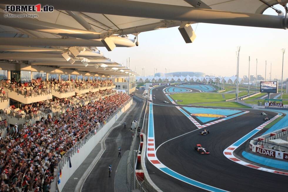 Foto zur News: Abu Dhabi: Nach dem Grand Prix 2020 beugten sich die Eigentümer der Strecke dem öffentlichen Druck und ordneten Umbau-Arbeiten an. Unter anderem entfiel die Schikane vor der ersten Haarnadel (Bild), außerdem wurden weitere Passagen flüssiger gestaltet. Das restliche Layout aber blieb erhalten.