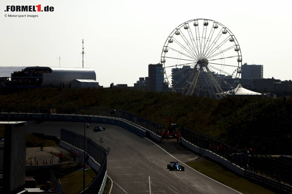 Foto zur News: Zandvoort: Für das Formel-1-Comeback 2021 wurde einiges geändert am Kurs, der gleich zwei Steilkurven bekam - die größere davon eingangs der Zielgeraden (Bild). Schon Ende der 1980er-Jahre war die Strecke drastisch umgebaut worden. Vom Original stammt nur noch der erste Sektor bis zur Kurve &quot;Scheivlak&quot;.