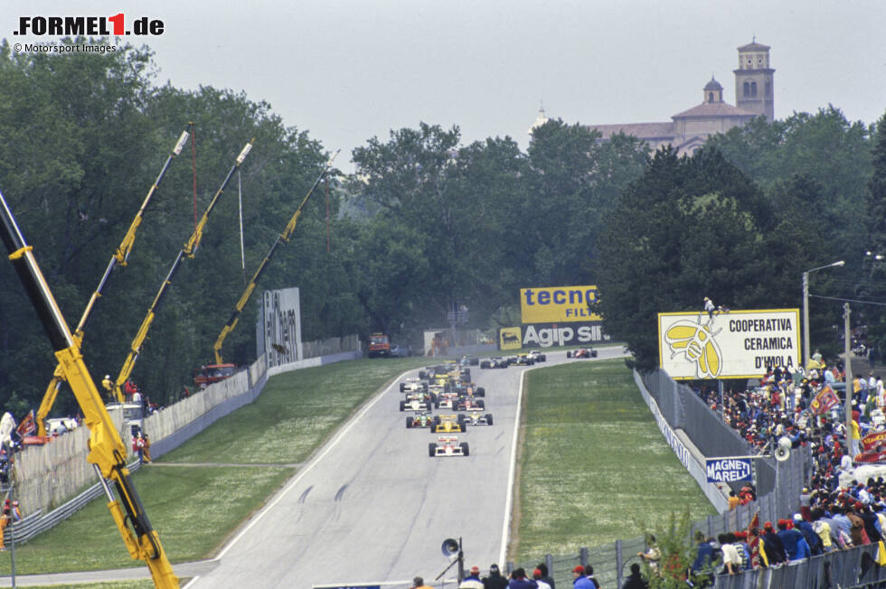 Foto zur News: Imola: Bekannt sind beim Autodromo Enzo e Dino Ferrari vor allem die Änderungen nach den tödlichen Formel-1-Unfällen von Senna und Ratzenberger 1994. Doch davor und danach ist in Imola ebenfalls einiges verändert worden: Einst hatte die Strecke gar keine Schikanen, nach dem jüngsten Umbau 2008 gibt es wieder mehr Vollgas-Anteil.