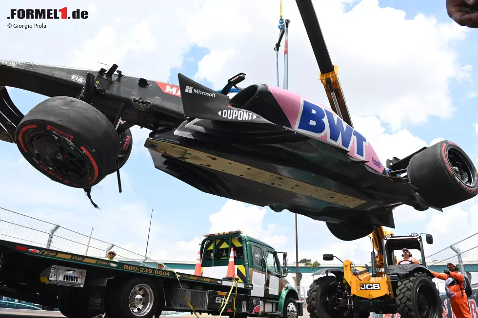 Foto zur News: Ein seltener Blick unter den A522 beim Grand Prix von Miami gibt uns einen klaren Blick auf die Unterbodenabweiser, die Kontur der Unterbodentunnel und den Diffusorübergang.