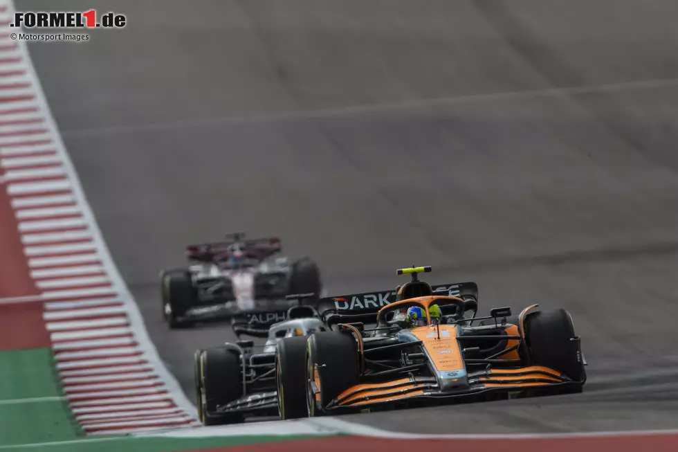 Foto zur News: Lando Norris (2): Im Qualifying noch kleinere Schwierigkeiten gehabt, im Rennen dann wieder einmal &quot;Best of the Rest&quot;. Holte erneut ganz wichtige Punkte für McLaren im Duell mit Alpine um P4 in der WM. Ohne die Zähler von Norris wäre McLaren übrigens Vorletzter in der WM ...