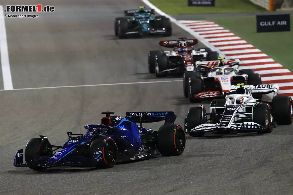 Foto zur News: Alexander Albon (2): Der Williams war in Bahrain vielleicht das schlechteste Auto im Feld. Trotzdem hat es Albon in Q2 geschafft und war in Qualifying (P14) und Rennen (P13) jeweils zweitbester Mercedes-Kundenpilot. Das belohnen wir dementsprechend. Ein gutes Comeback!