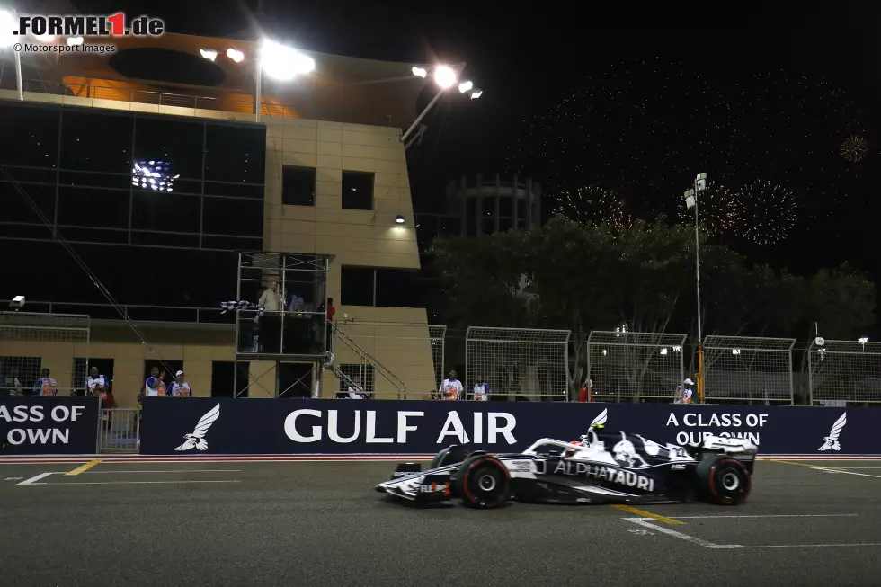 Foto zur News: Yuki Tsunoda (3): Abziehen muss man natürlich das Aus in Q1, wenn Gasly gleichzeitig in die Top 10 fährt. Im Rennen dann aber recht gut unterwegs gewesen und am Ende gepunktet, obwohl der AlphaTauri an diesem Wochenende zu den schlechteren Autos gehörte.