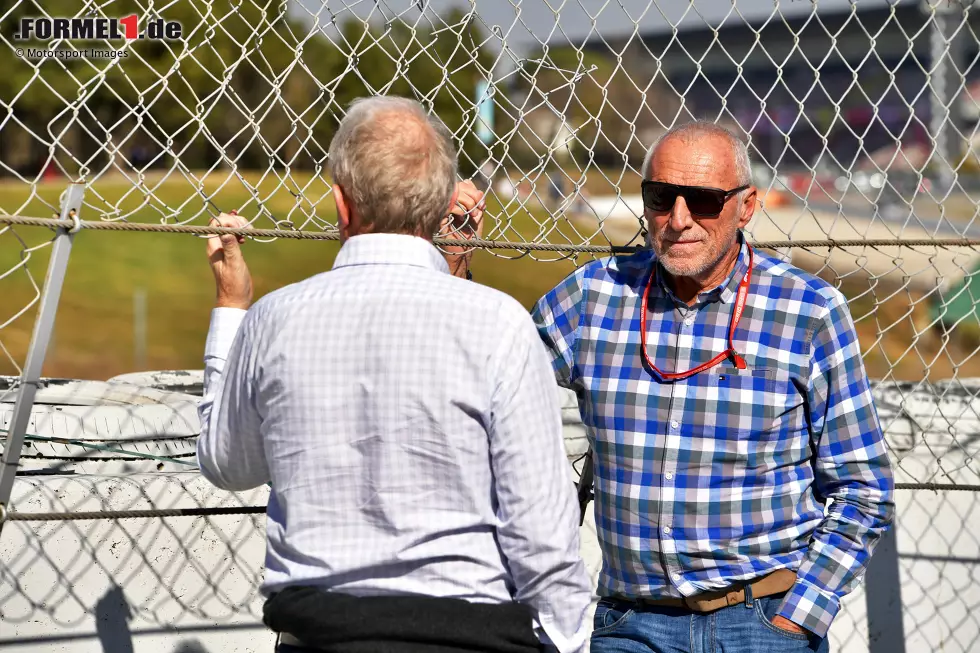 Foto zur News: Helmut Marko: &quot;Wir wussten, dass er in einem schwierigen Gesundheitszustand war. Wenn es dann passiert, ist es trotzdem unfassbar, dass er so früh abtreten musste. Über den zweiten Titel hat er sich wahnsinnig gefreut. Alles, wofür Red Bull in der Formel 1 steht, ist sein Verdienst und spiegelt seine einmalige Persönlichkeit wider.&quot;