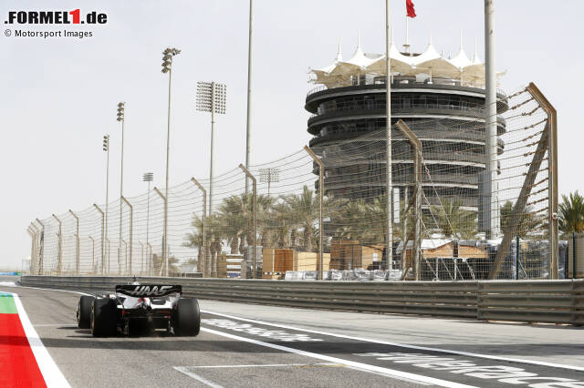 Der letzte Tag der Formel-1-Wintertests 2022 in Bahrain: In dieser Fotostrecke fassen wir nochmal alle wichtigen Themen zum Finale der Probefahrten zusammen, inklusive der Bestzeiten, der Probleme und Hinkucker!