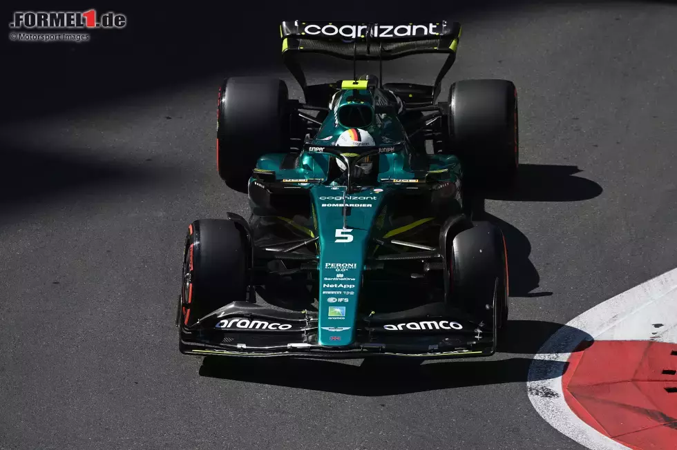 Foto zur News: ... Sebastian Vettel im Aston Martin AMR22, und zwar auf P9 - und das nach einem starken Qualifying. Einmal aber verschätzt sich Vettel und touchiert frontal die Banden. Glück im Unglück: Er kann weitermachen und fährt in die Top 10. Anders ...