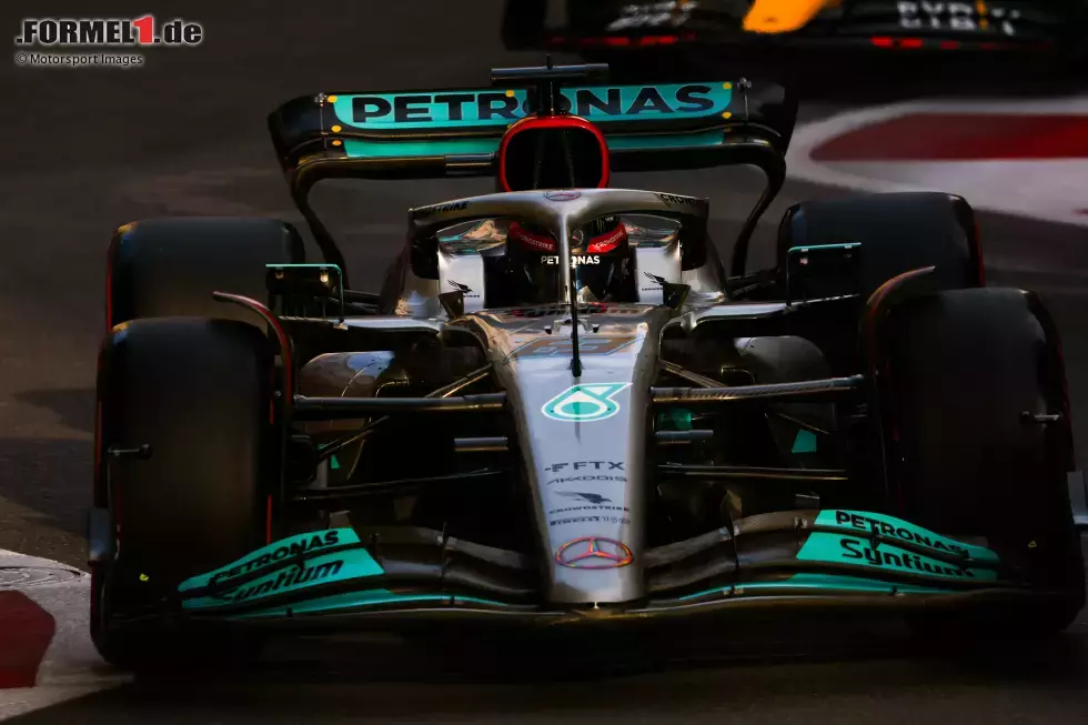 Foto zur News: ... Mercedes-Fahrer George Russell im W13 auf Position fünf die erste Verfolgerposition hinter den beiden Topteams. Er stellt damit auf 4:3 im Qualifying-Duell gegen Lewis Hamilton, der ...