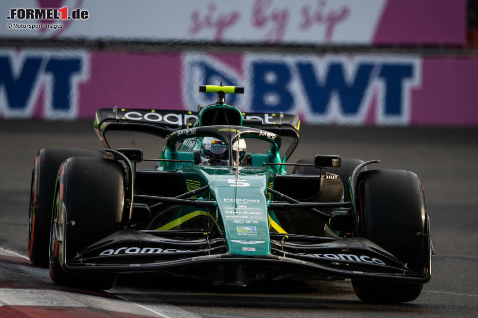 Foto zur News: ... Sebastian Vettel das Ziel, als Sechster. Und das trotz eines Fehlers beim Überholen von Esteban Ocon, der ihn zwischenzeitlich drei Positionen kostet. Es hätte also mehr gehen können bei Aston Martin. Gleiches gilt auch für ...