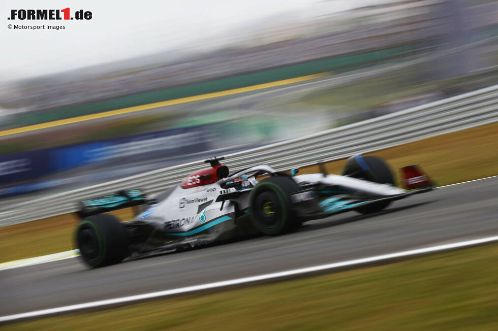 Foto zur News: ... fliegt Mercedes-Fahrer George Russell ab, das Qualifying wird unterbrochen. Beim Restart der Einheit hat bereits Regen eingesetzt, eine Zeitenverbesserung ist nicht mehr möglich. Magnussen bleibt also vorne und ...