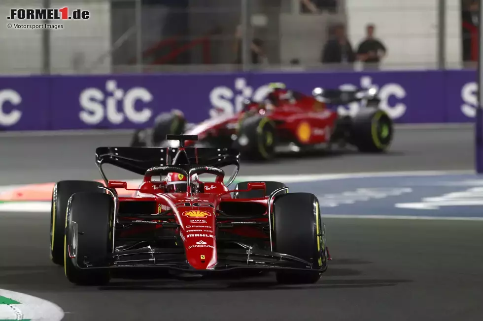 Foto zur News: ... führt Charles Leclerc nach zwei Rennen mit 45 Punkten vor Carlos Sainz mit 33 und Max Verstappen mit 25. In der Konstrukteurswertung ist Ferrari mit 78 Punkten vorne, es folgen Mercedes mit 38 und Red Bull mit 37 Punkten. Und das ...