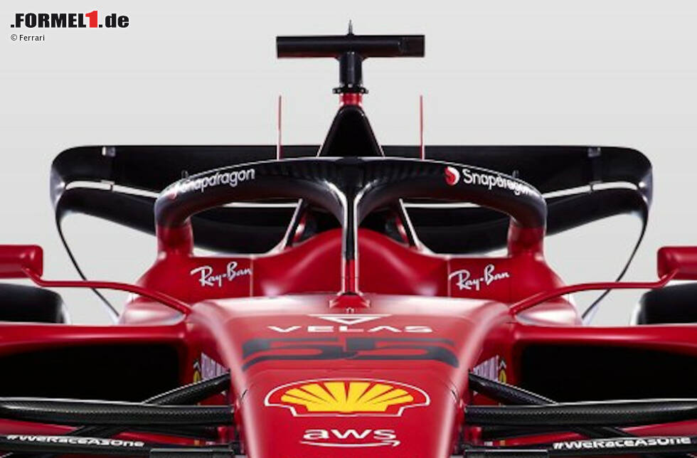 Foto zur News: ... im Vergleich zur Konkurrenz setzt Ferrari auf eine sehr kleine Airbox über dem Cockpit und auf sehr große Lufteinlässe in den Seitenkästen. Die sind flach und breit gehalten, bei Aston Martin zum Beispiel sind sie nahezu quadratisch. Was bei Ferrari ...