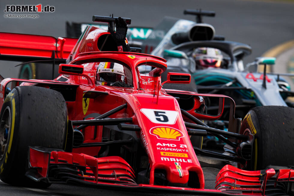 Foto zur News: ... gibt es gleich zu Saisonbeginn 2018 im Ferrari SF-71H: Vettel gewinnt erneut in Australien, siegt auch im zweiten Rennen. Doch es mehren sich die Fehler beim routinierten Deutschen. Negativer Höhepunkte ist ...