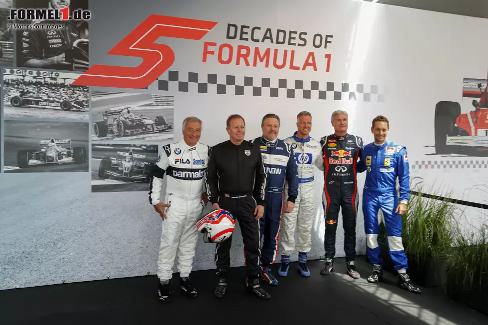 Foto zur News: Die Fahrer der Legenden-Parade 2022: Ricciardo Patrese, Martin Brundle, Zak Brown, Ralf Schumacher, David Coulthard, Mathias Lauda (von links nach rechts)