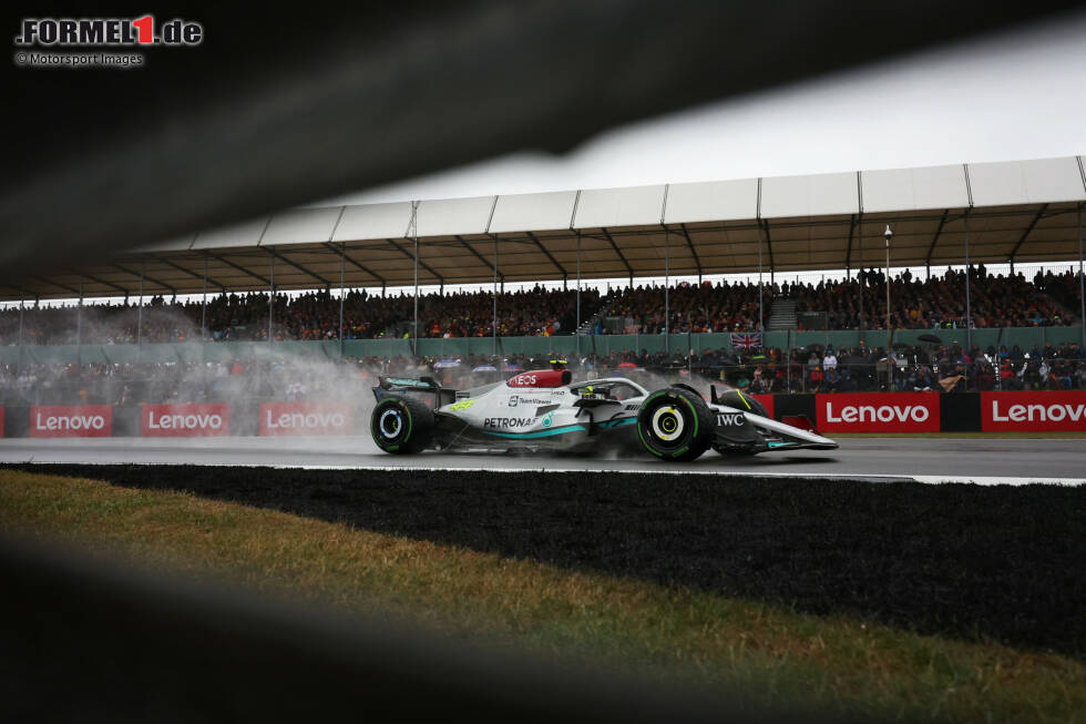 Foto zur News: ... ist dieses Mal Lewis Hamilton der schnellere Mann im W13-Silberpfeil. Er erreicht P5 im Qualifying und gleicht aus auf 5:5 gegen Teamkollege George Russell. Die erste große Überraschung in den Top 10 dagegen ist ...