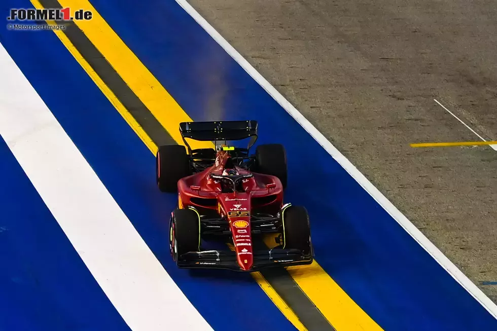 Foto zur News: ... Carlos Sainz. Der Spanier erlebt einige Beinahe-Abflüge und touchiert auch mal die Mauer, ist aber am Ende des Tages Schnellster. Charles Leclerc hingegen ...