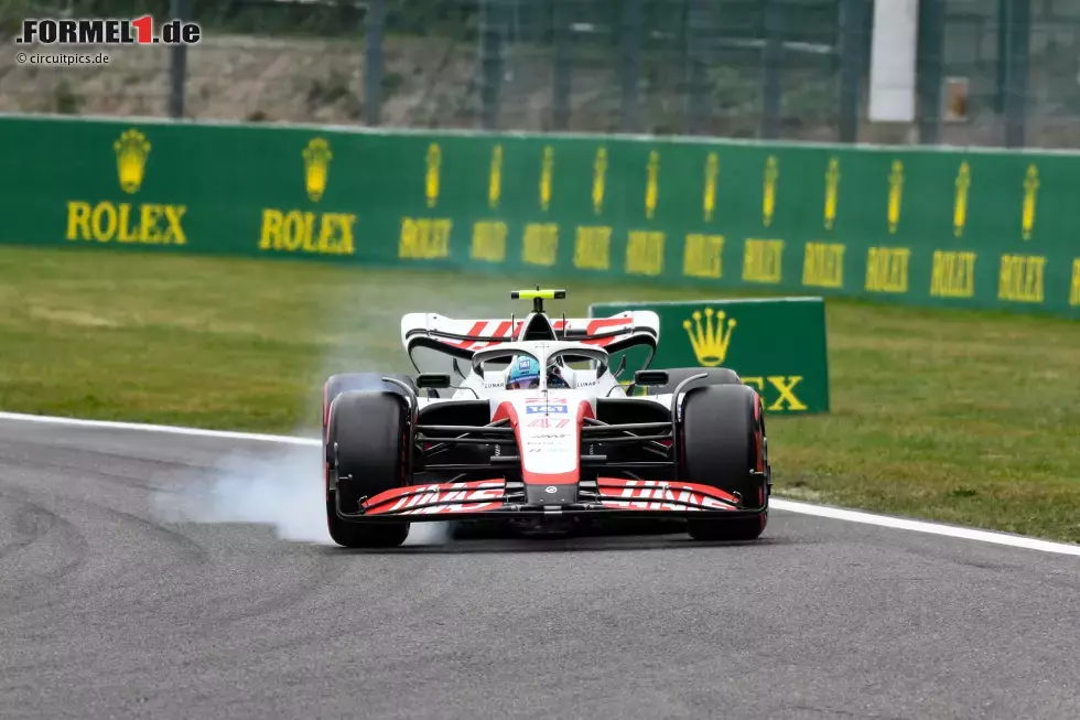 Foto zur News: ... verläuft das Rennen aus der Sicht von Mick Schumacher im Haas VF-22: Er belegt, als einer von drei überrundeten Fahrern, die vorletzte Position und nimmt nichts Zählbares mit. Eine kleine Überraschung gelingt dagegen ...