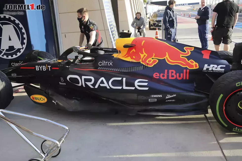 Foto zur News: Red Bull RB18: Seitenkasten und Unterboden