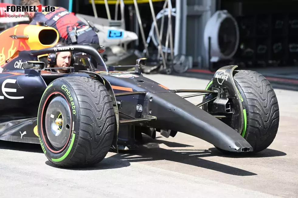 Foto zur News: Red Bull RB18: Dummy-Nase