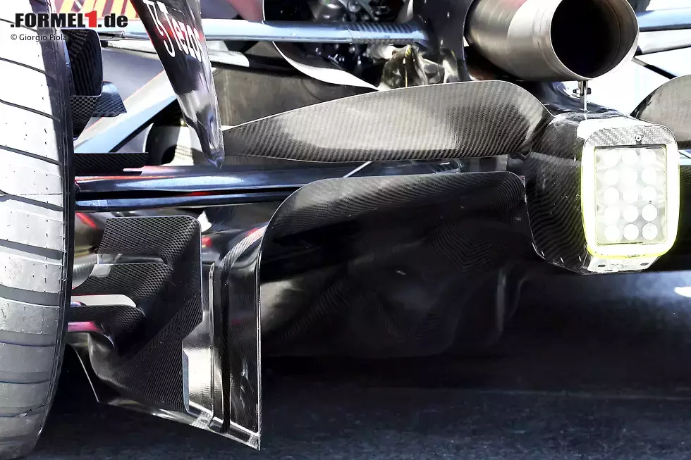 Foto zur News: Red Bull RB18: Diffusor