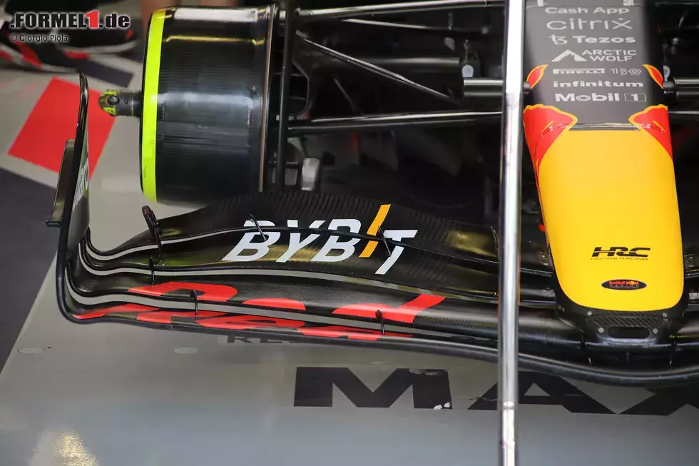 Foto zur News: Red Bull RB18: Frontflügel