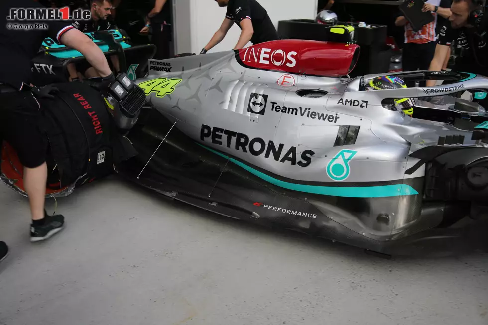 Foto zur News: Mercedes W13: Unterboden mit zweiter Haltestrebe