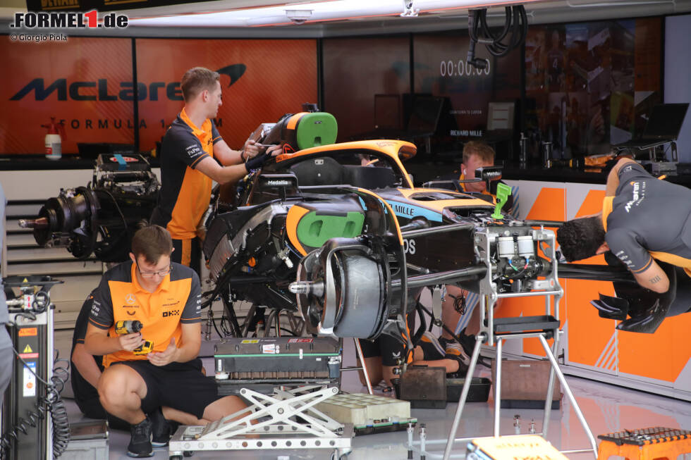 Foto zur News: McLaren MCL36: Vorderrad-Aufhängung