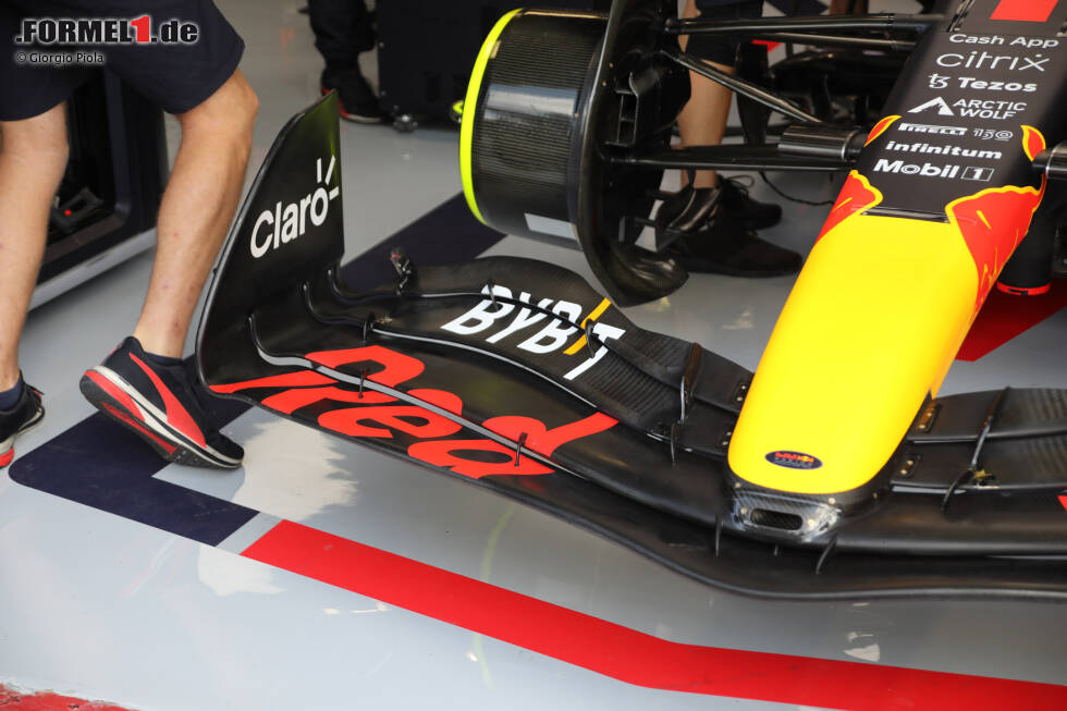 Foto zur News: Red Bull RB18: Frontflügel