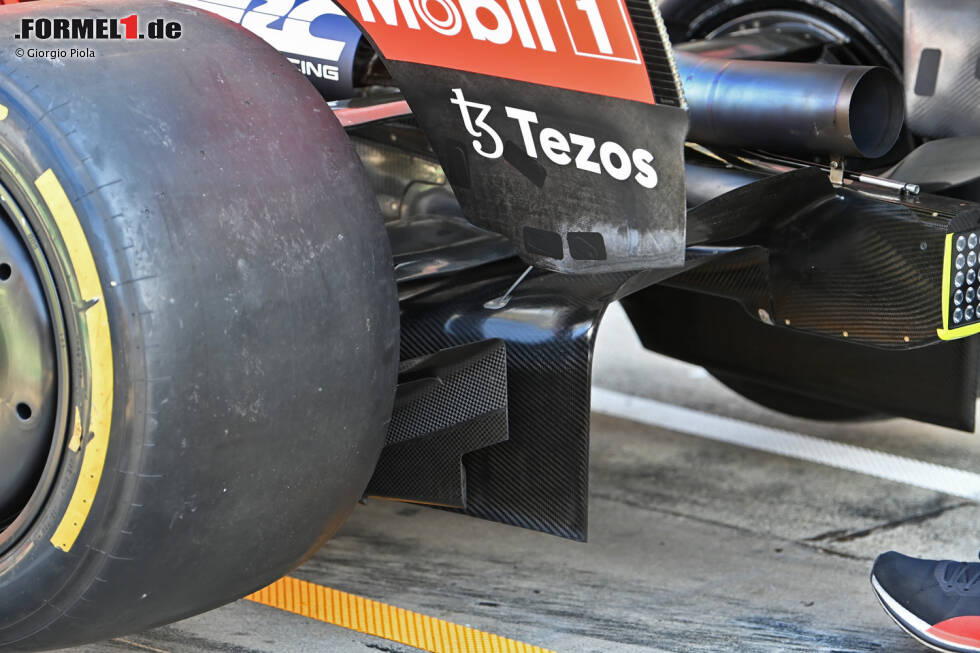 Foto zur News: Red Bull RB18: Auspuff und Diffusor