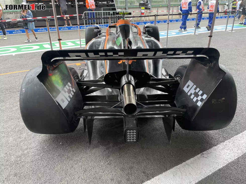 Foto zur News: McLaren MCL36: Heckflügel und Diffusor