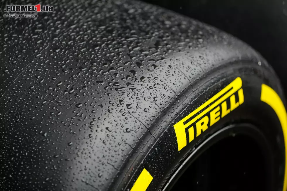 Foto zur News: Pirelli-Trockenreifen &quot;Medium&quot; (C3)