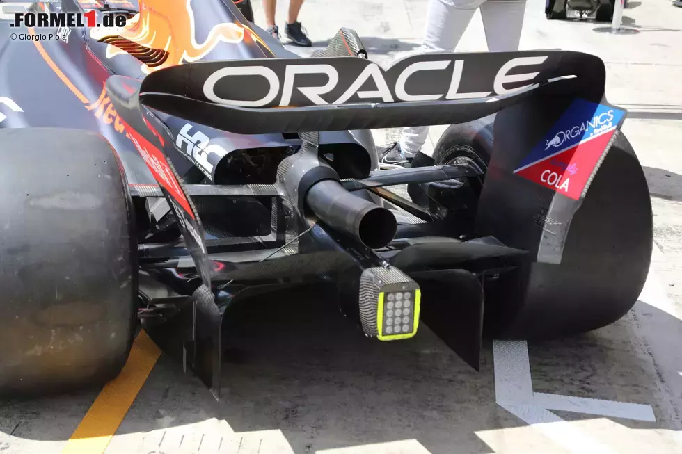 Foto zur News: Red Bull RB18: Diffusor