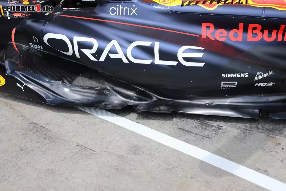 Foto zur News: Red Bull RB18: Unterboden