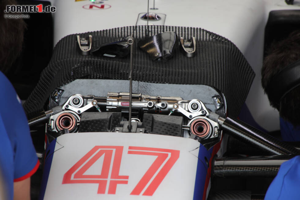 Foto zur News: Haas VF-22: Federung