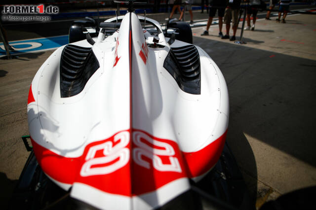 Foto zur News: Haas VF-22: Seitenkasten und Motorhaube
