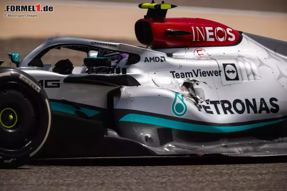 Foto zur News: Mercedes setzt am W13 ein großes Update ein. Am auffälligsten daran sind die neuen Seitenkästen, die wesentlich schmaler gehalten sind als in der Barcelona-Version. Außerdem ...