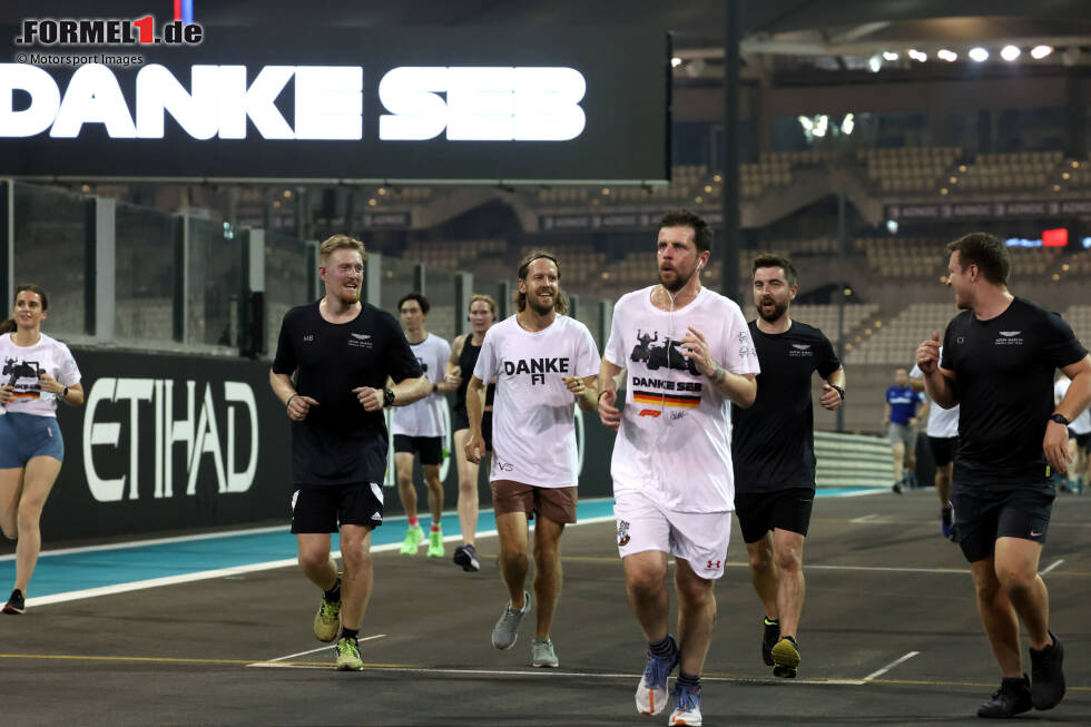 Foto zur News: ... wie später auf der Runde in Abu Dhabi, die meiste Zeit aber ...