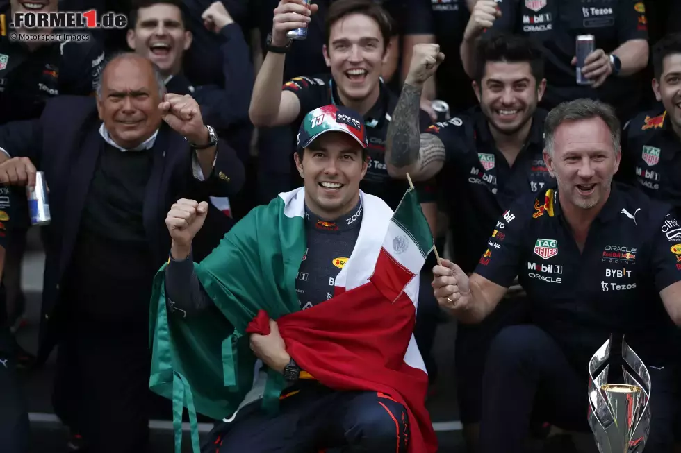 Foto zur News: Sergio Perez (2): Hatte im Qualifying erst Pech mit der Technik, im Rennen dann mit einem langsamen Boxenstopp. Beides nicht seine Schuld. Ohne die Zwischenfälle hätte es ein Doppelsieg für Red Bull werden können. So muss er sich mit P3 begnügen. Die eigene Leistung war aber trotzdem gut.