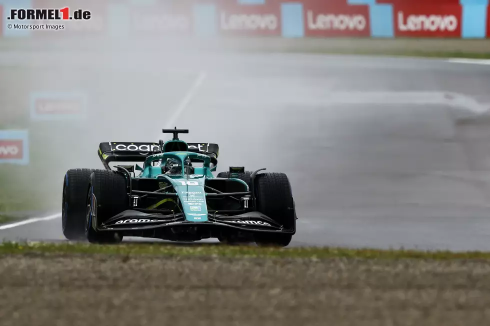 Foto zur News: Lance Stroll (2): Der Aston Martin ist aktuell eigentlich kein Auto für Punkte. Wenn er am Ende trotzdem auf P10 ins Ziel kommt, kann er nicht so viel falsch gemacht haben. Am ganzen Wochenende langsamer als Vettel, aber der zehnte Platz und ein ziemlich fehlerfreies Wochenende sind uns eine 2 wert.