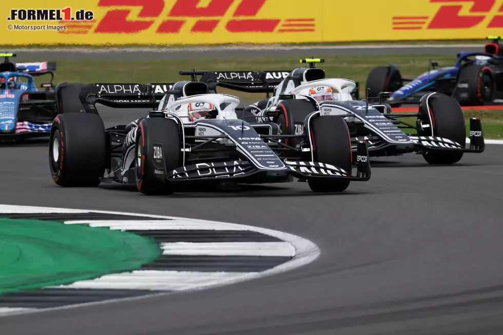 Foto zur News: Pierre Gasly (3): Hat - anders als der Teamkollege - keine großen Fehler gemacht. P11 im am Wochenende schwachen AlphaTauri war ein kleines Highlight im Qualifying. Beim Startcrash unglücklich eingeklemmt. Lag zum Zeitpunkt der Tsunoda-Kollision in den Punkten. Leider werden wir nicht erfahren, ob er auch wirklich welche geholt hätte ...