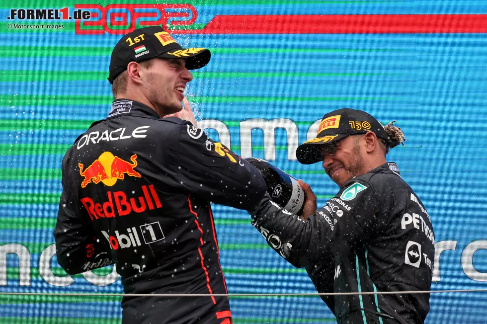 Foto zur News: Max Verstappen (1): Bei ihm wurde heftig diskutiert, weil man das schlechte Qualifying natürlich abziehen muss. Aber: Sein Rennspeed war so überragend, dass er seinen Fehler in der Qualifikation und seinen Dreher im Rennen selbst wieder ausgebügelt hat. Für seine Aufholjagd gibt es von uns die Bestnote.