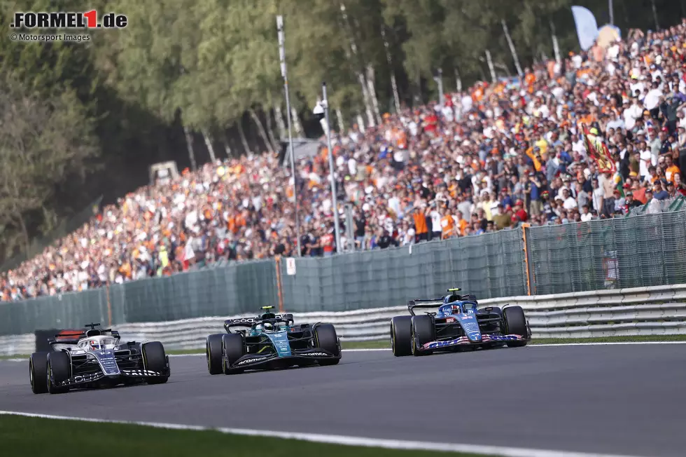 Foto zur News: Esteban Ocon (1): Im Qualifying als Fünfter &quot;Best of the Rest&quot;, im Rennen eine Aufholjagd von Startplatz 16 auf P7 und dabei noch zwei sensationelle Doppel-Überholmanöver gezeigt. Mehr geht im Alpine wohl nicht, was wir entsprechend belohnen. Noch besser war in Spa nur ein Fahrer ...