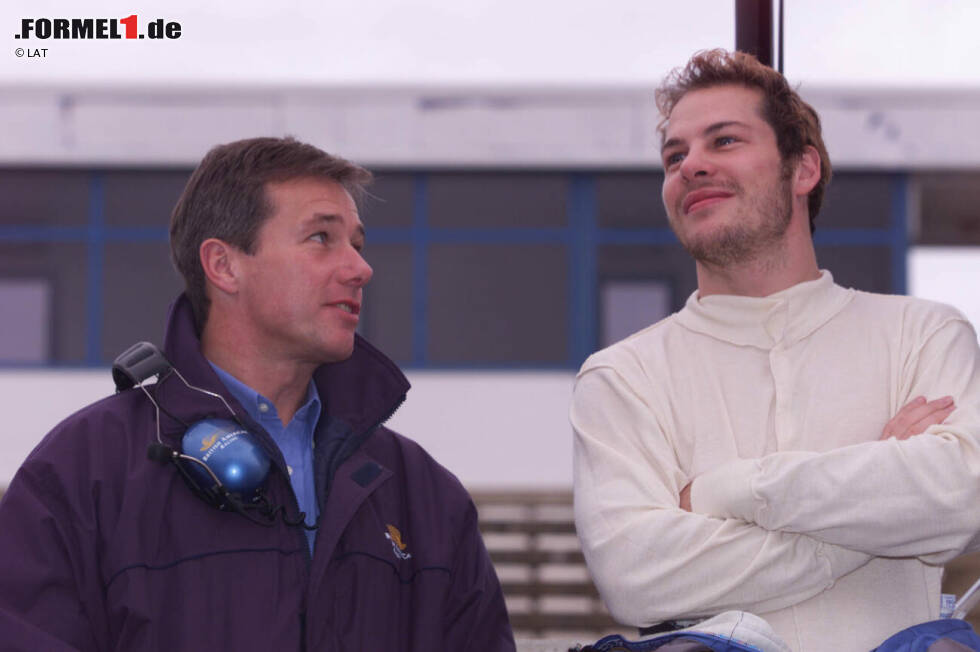 Foto zur News: Blöd nur, dass Villeneuve da gerade mit Manager und BAR-Boss Craig Pollock am Tisch sitzt. &quot;Wäre Craig nicht dort gewesen, hätte ich ein längeres Gespräch gehabt, und Adrian hätte mich vermutlich überzeugen können&quot;, glaubt Villeneuve. Stattdessen kommt es nie zu ernsthaften Verhandlungen und Villeneuve fährt 1999 mit BAR hinterher ...