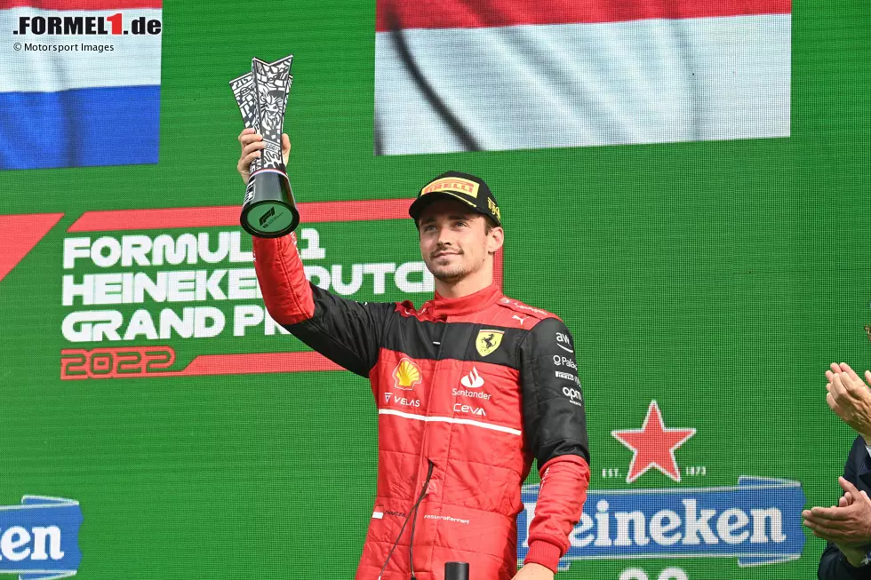 Foto zur News: Charles Leclerc (2): Gibt selbst zu, dass die Pole am Samstag ohne einen kleinen Fehler möglich gewesen wäre. Dann hätte auch sein Rennen anders laufen können, weshalb er für uns kein Kandidat für eine 1 war. Unterm Strich aber schneller als Sainz und natürlich mit einer guten Leistung - nur eben nicht &quot;sehr gut&quot;.