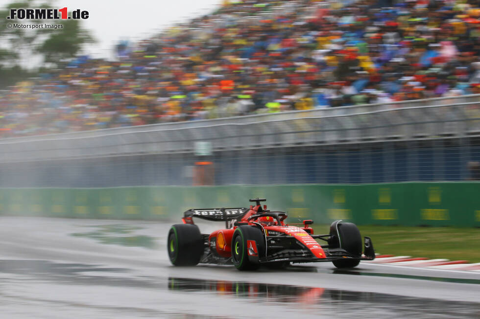 Foto zur News: Kanada:
Hier steht vor allem das Qualifying im Fokus: Leclerc wollte in Q2 auf Slicks wechseln, durfte aber nicht und schied schließlich mit Intermediates auf abtrocknender Strecke aus. Sainz kassierte nach P8 zudem eine 3-Plätze-Gridstrafe, weil Ferrari erneut versäumte, seinen Fahrer mitzuteilen, dass ...