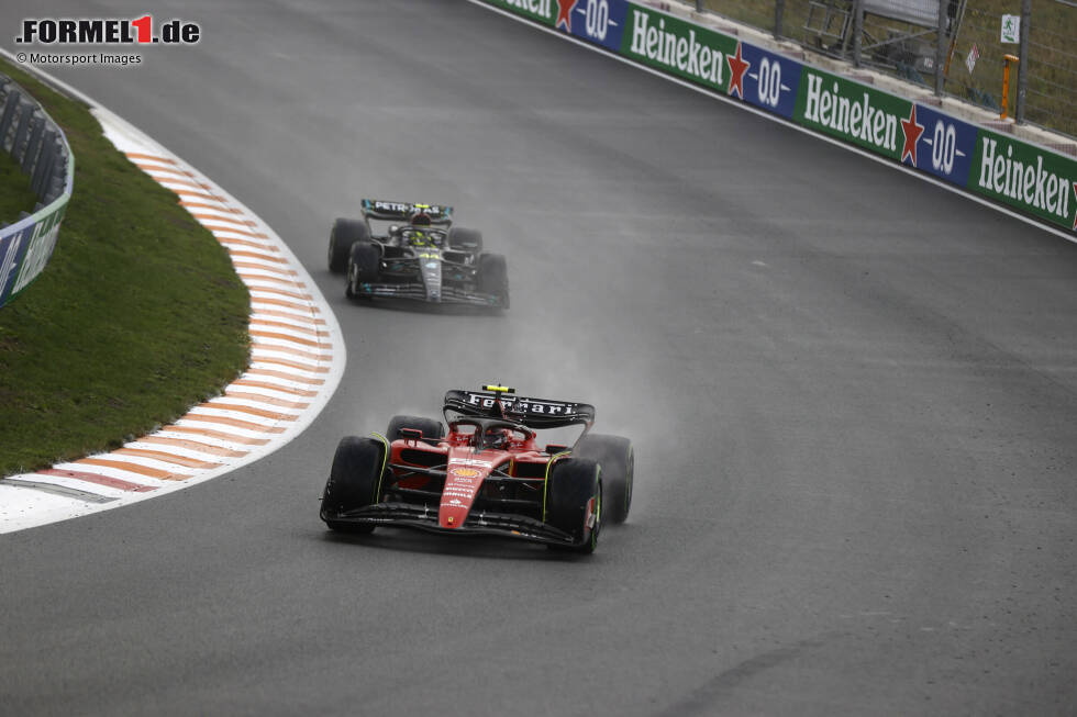 Foto zur News: ... Verlauf kam es für den Monegassen aber noch schlimmer, da er das Auto mit einem Unterbodenschaden frühzeitig abstellen musste. Grund: Eine Kollision mit Lando Norris in der ersten Runde. Ohne die Probleme hätte P5 drin sein können, den am Ende Sainz holte, denn der Stopp in Runde 1 war an sich der richtige Riecher.
Eingebüßte Punkte: 8