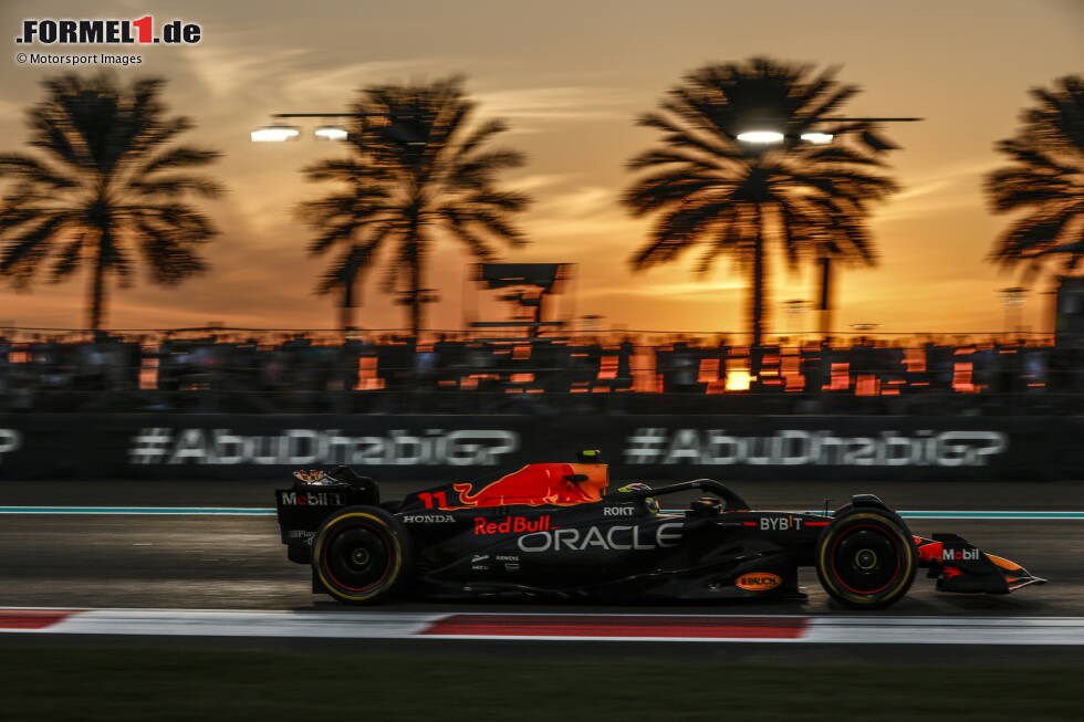 Foto zur News: Sergio Perez (3): Qualifying mit P9 verhauen, doch im Rennen lief es besser. Wäre ohne seine Strafe, mit der er überhaupt nicht einverstanden war, noch auf das Podium gefahren. So war es mit P4 kein großartiger Saisonabschluss, aber für uns zumindest noch &quot;befriedigend&quot;.